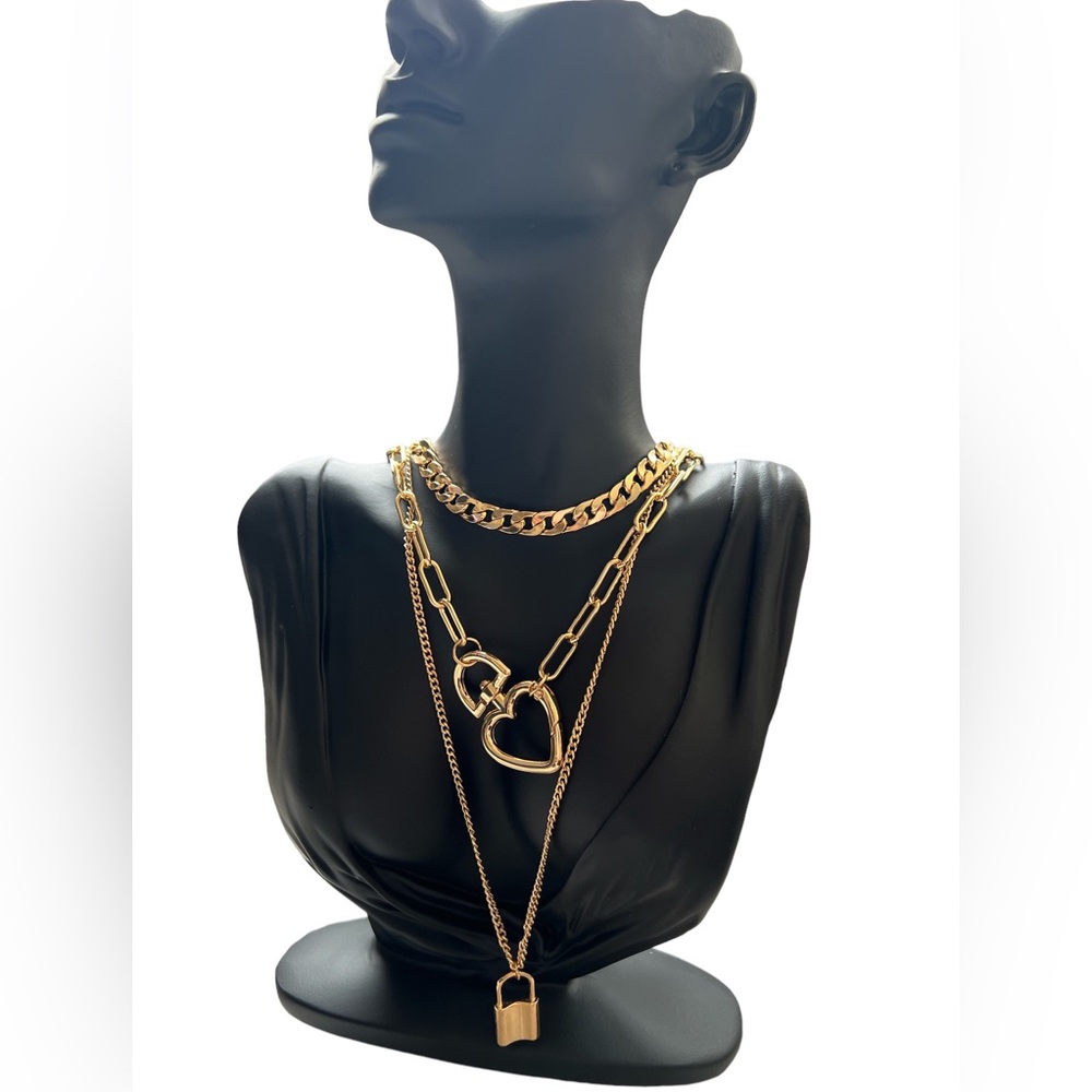 Layering Necklace Chain Heart and Locket gold